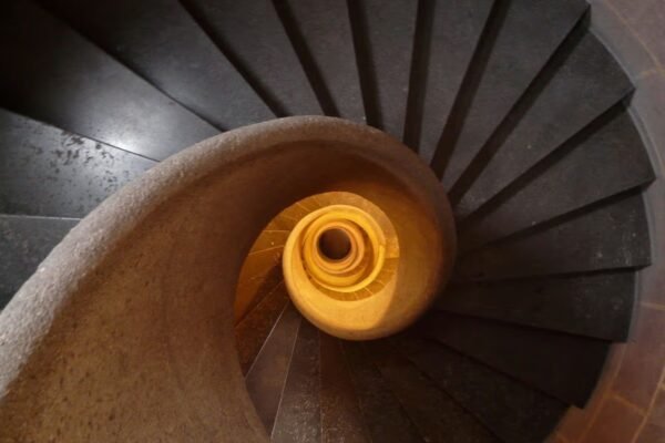 비트코인, 7만 달러 붕괴! 투자 전략은?